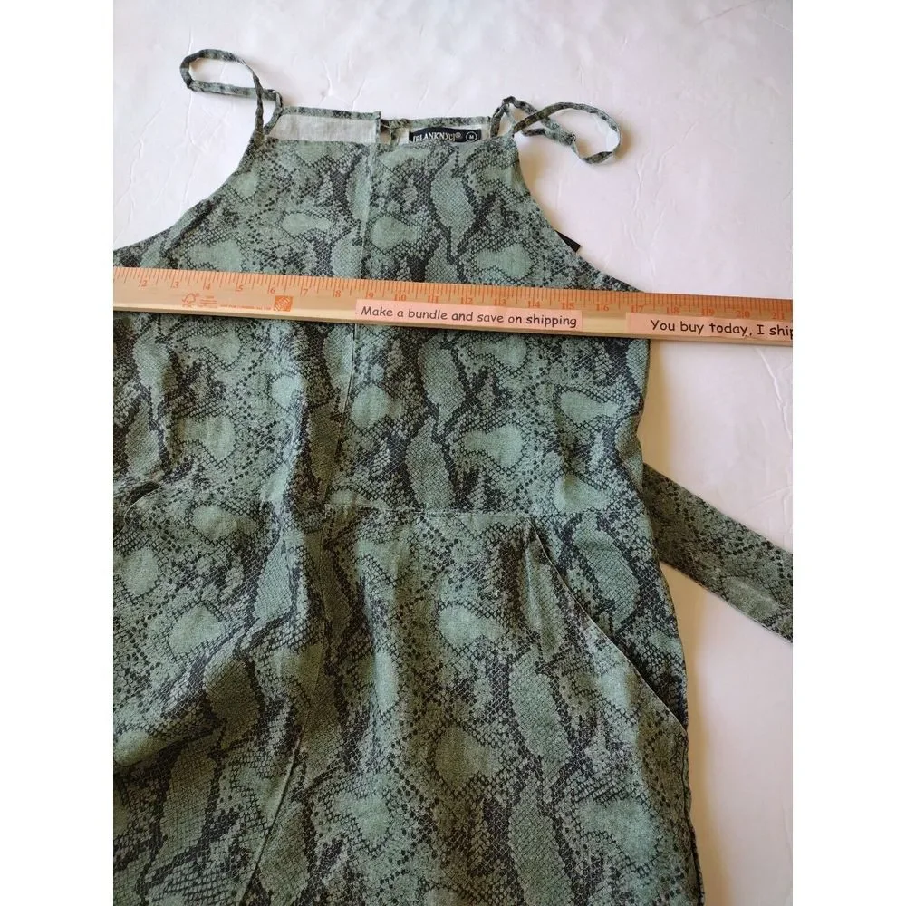 Blank NYC Jumpsuit Womans M Green Linen‎ Snake Skin One Piece Animal Print New